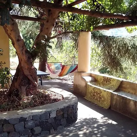 La Casa Sotto Il Carrubo فيلة *