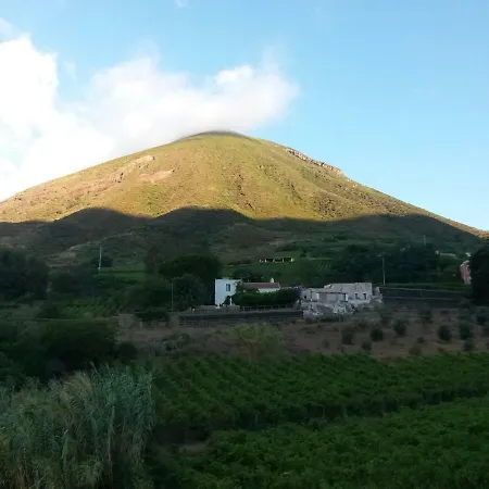 La Casa Sotto Il Carrubo * ليني